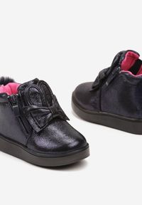 Born2be - Granatowe Płaskie Botki Ozdobione Futerkiem Kokardą Brokatem i Ledami Nikivra. Okazja: na co dzień. Kolor: niebieski. Materiał: futro. Wzór: aplikacja. Styl: casual, elegancki