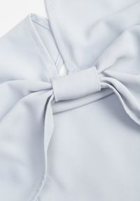 Born2be - Niebieska Koktajlowa Sukienka VICES Hiszpanka o Rozkloszowanym Kroju Diolora. Typ kołnierza: dekolt hiszpanka. Kolor: niebieski. Materiał: poliester. Typ sukienki: rozkloszowane. Styl: wizytowy #6