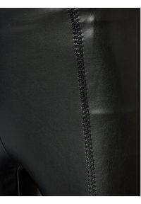 Guess Spodnie z imitacji skóry Nia W3BB18 K8S30 Czarny Regular Fit. Kolor: czarny. Materiał: skóra #9