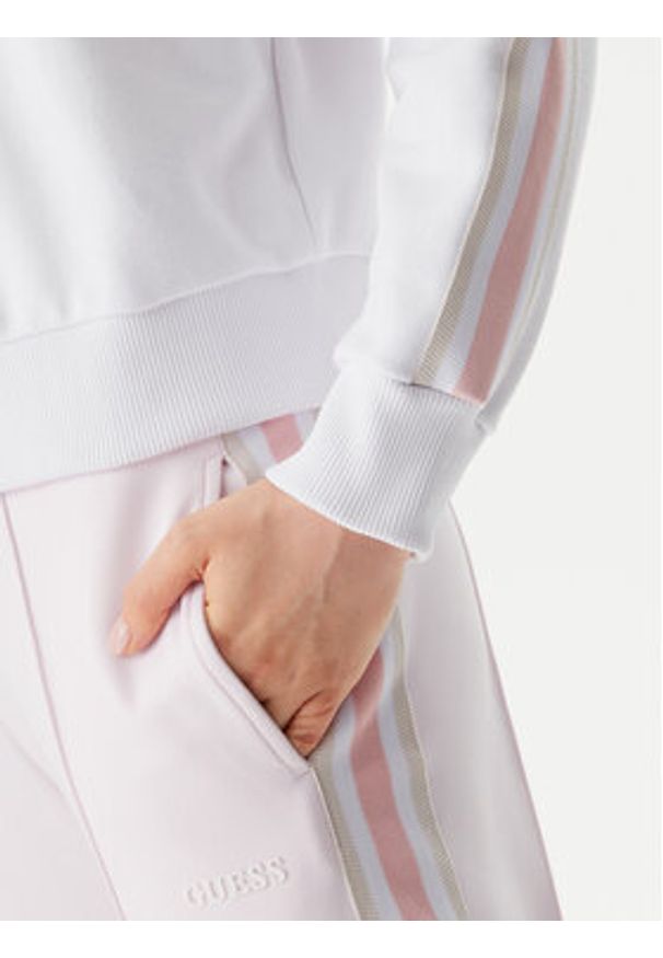 Guess Bluza V5GQ17 KCRT1 Biały Regular Fit. Kolor: biały. Materiał: syntetyk, bawełna