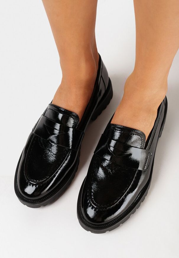 Born2be - Czarne Lakierowane Mokasyny z Wkładką ze Skóry Naturalnej Casiola. Kolor: czarny. Materiał: lakier, skóra. Styl: elegancki