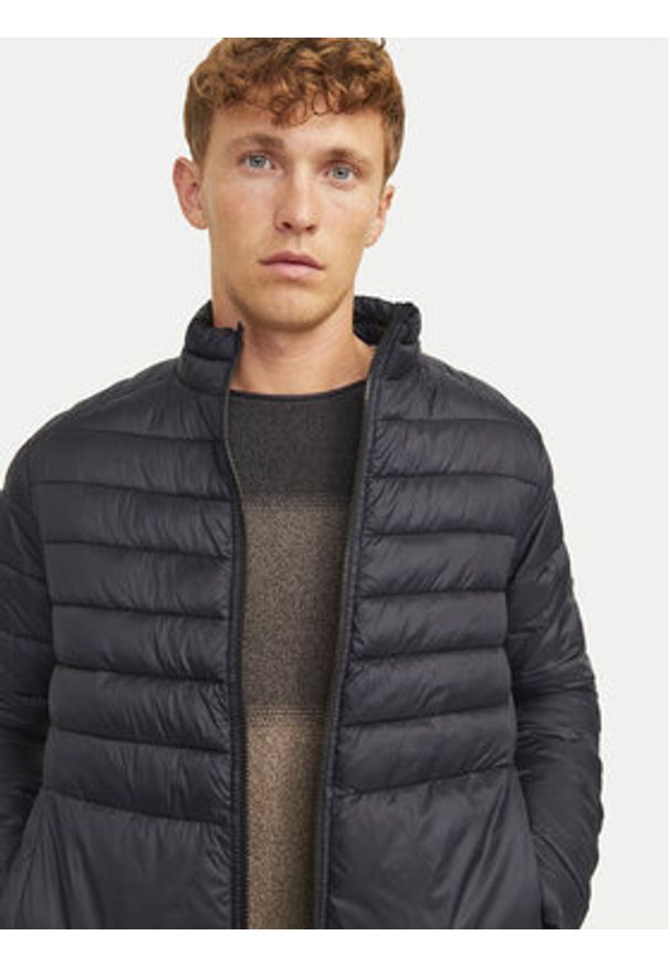 Jack & Jones - Jack&Jones Kurtka zimowa Sprint 12258444 Czarny Regular Fit. Kolor: czarny. Materiał: syntetyk. Sezon: zima