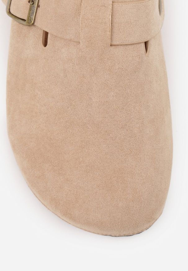 Born2be - Beżowe Klapki w Stylu Chodaków na Korkowej Podeszwie z Klamrą Saleilla. Okazja: na co dzień. Kolor: beżowy. Materiał: jeans. Sezon: lato. Styl: casual, klasyczny