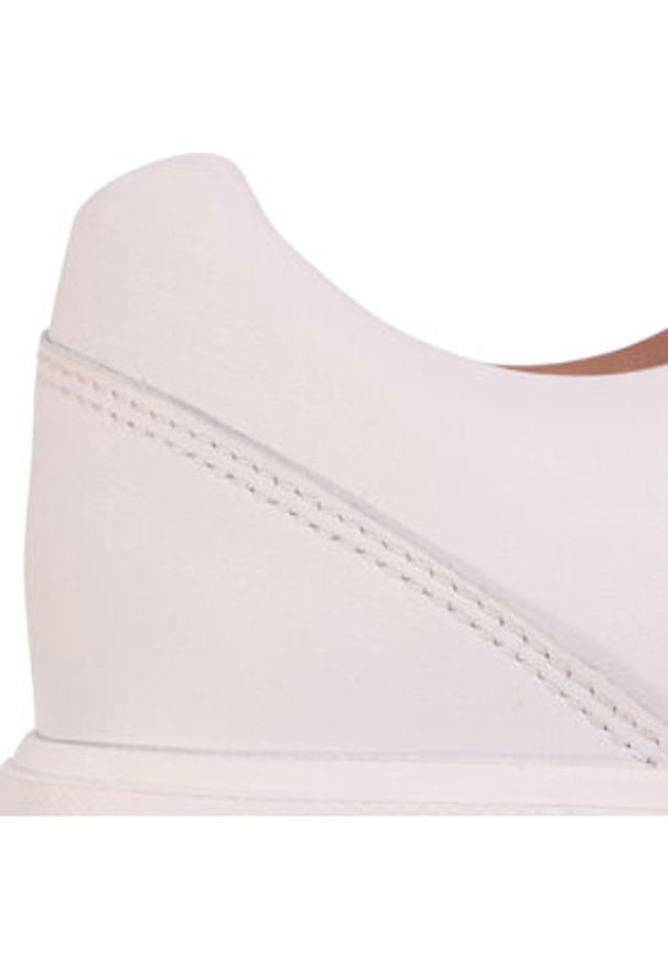 Clarks Sneakersy Un Costa Lace 261401647 Biały. Kolor: biały. Materiał: skóra