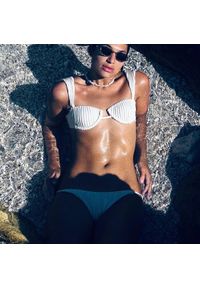 Intica - Bikini z półmiseczkami na plażę i wakacje Rubye. Kolor: biały. Materiał: materiał #3