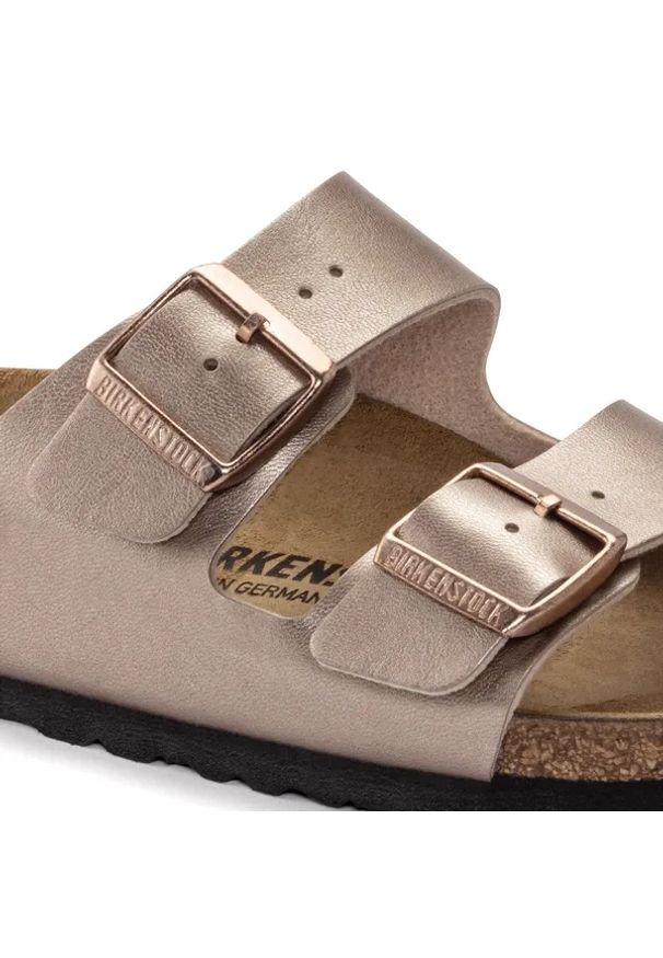 Birkenstock - BIRKENSTOCK ARIZONA BF COPPER Klapki damskie. Okazja: na co dzień. Kolor: brązowy. Materiał: materiał. Wzór: paski. Sezon: lato. Styl: elegancki, casual, klasyczny