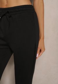 Renee - Czarne Dresowe Spodnie Flare z Gumką w Pasie Efranaria. Okazja: na co dzień. Kolor: czarny. Materiał: dresówka. Styl: klasyczny, elegancki, casual #4