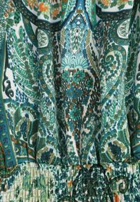 Born2be - Zielona Sukienka Hiszpanka Ozdobiona Frędzlami o Rozkloszowanym Fasonie w Print Paisley Allnight. Okazja: na co dzień. Typ kołnierza: dekolt hiszpanka. Kolor: zielony. Wzór: aplikacja, nadruk, paisley. Typ sukienki: proste. Styl: casual, elegancki #6