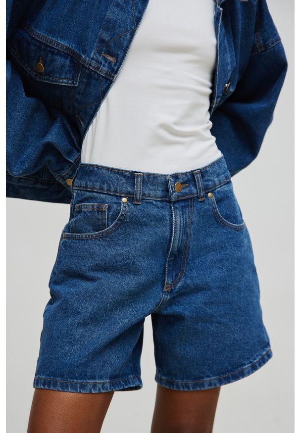 Marsala - Szorty z szerokimi nogawkami w kolorze NAVY BLUE - TABOO-XS. Okazja: na plażę, na spacer. Materiał: denim, jeans. Wzór: haft. Sezon: lato, wiosna