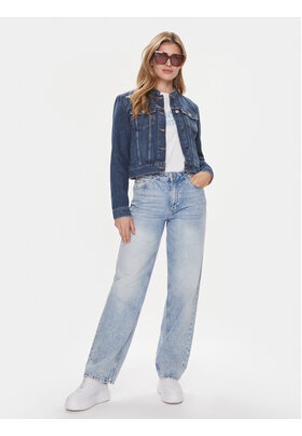 Guess Kurtka jeansowa Delya W4RN54 D4VIG Granatowy Regular Fit. Kolor: niebieski. Materiał: bawełna