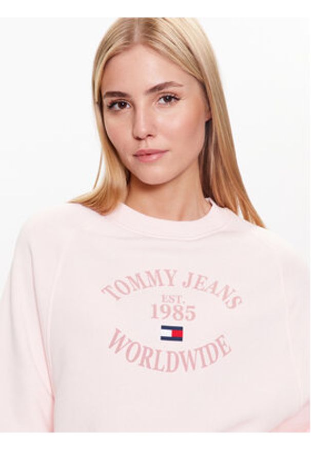 Tommy Jeans Bluza DW0DW16137 Różowy Relaxed Fit. Kolor: różowy. Materiał: bawełna