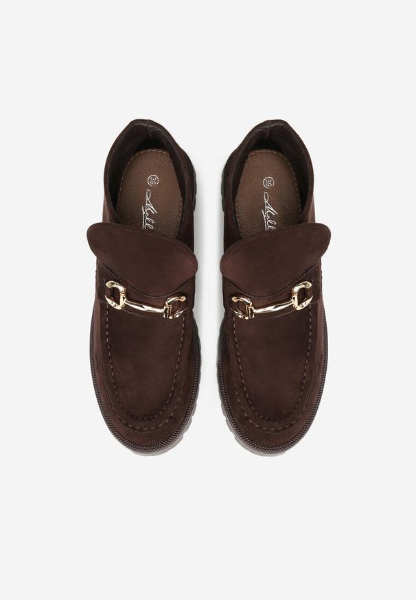 Renee - Brązowe Botki w Stylu Loafersów Zdobione Metaliczną Aplikacją Aqianey. Kolor: brązowy. Materiał: jeans. Wzór: aplikacja. Styl: klasyczny