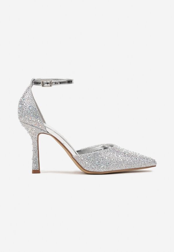 Born2be - Srebrne Eleganckie Brokatowe Szpilki z Cyrkoniami Zapinane przy Kostce Jornena. Nosek buta: szpiczasty. Zapięcie: pasek. Kolor: srebrny. Materiał: jeans. Obcas: na szpilce. Styl: elegancki