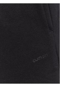 outhorn - Outhorn Spodnie dresowe TTROM024 Czarny Relaxed Fit. Kolor: czarny. Materiał: bawełna