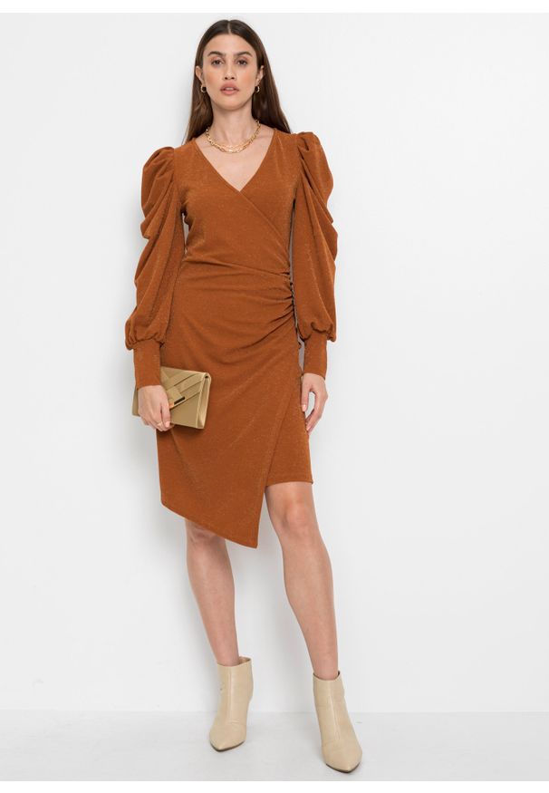 bonprix - Sukienka z brokatowym połyskiem. Kolor: brązowy. Typ sukienki: kopertowe. Styl: elegancki