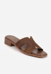 Born2be - Ciemnobrązowe Klapki VICES na Niskim Słupku z Ozdobnymi Wycięciami w Cholewce Celatheis. Okazja: na co dzień, na spacer. Kolor: brązowy. Materiał: len. Wzór: haft. Sezon: lato. Obcas: na słupku. Styl: casual, elegancki #9