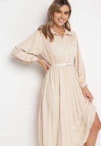 Born2be - Beżowa Plisowana Sukienka Midi z Paskiem z Kołnierzykiem i Kieszeniami Themirlla. Kolor: beżowy. Wzór: aplikacja. Długość: midi #3