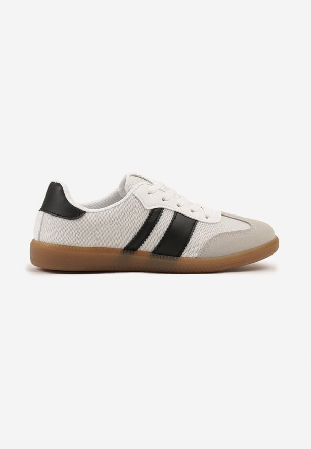 Born2be - Białe Sneakersy Tenisówki z Ozdobnymi Paskami Jenavena. Okazja: na co dzień, na spacer. Zapięcie: pasek. Kolor: biały. Sport: turystyka piesza