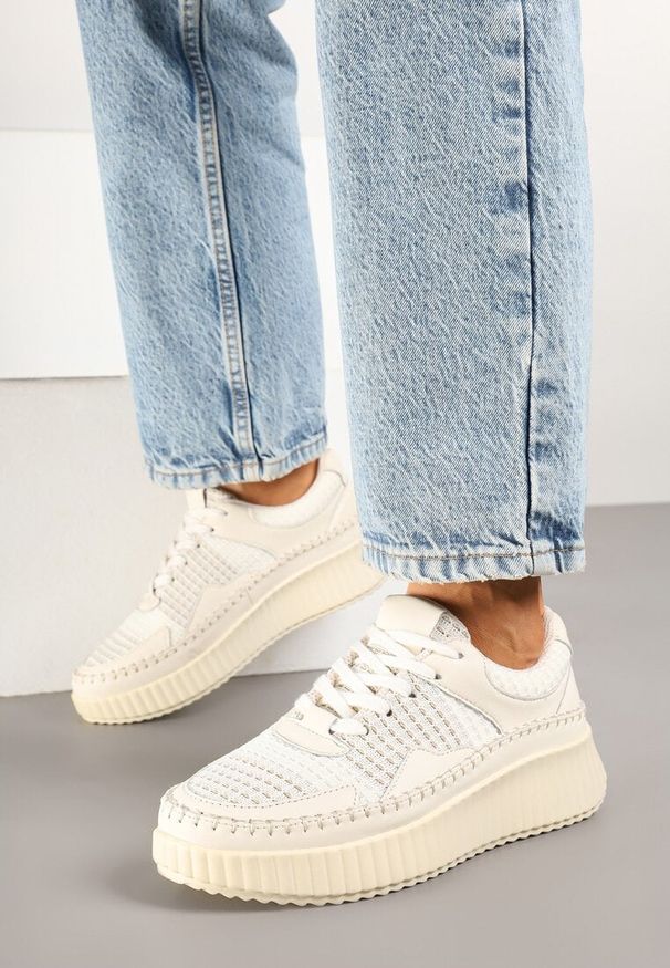 Renee - Beżowe Sneakersy z Przeszyciami i Skórzaną Wkładką na Grubej Podeszwie Daliren. Okazja: na co dzień. Kolor: beżowy. Materiał: skóra