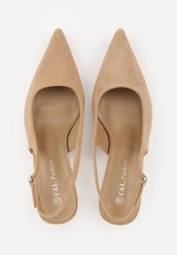 Born2be - Ciemnobeżowe Czółenka z Imitacji Zamszu na Kaczuszce z Odkrytą Piętą Raeneh. Nosek buta: szpiczasty. Zapięcie: sprzączka. Kolor: beżowy. Materiał: zamsz. Sezon: lato. Obcas: na szpilce. Styl: klasyczny. Wysokość obcasa: średni #3