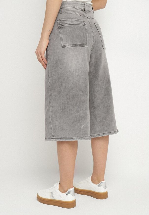 Born2be - Szare Szerokie Szorty Jeansowe Bermudy o Długości 3/4 Talisse. Okazja: na co dzień. Kolor: szary. Materiał: jeans. Sezon: wiosna, lato. Styl: casual