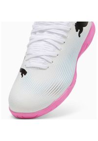 Buty piłkarskie Puma Future 7 Play It Jr 107739-01 białe. Zapięcie: sznurówki. Kolor: biały. Materiał: guma, syntetyk, dzianina. Sport: piłka nożna