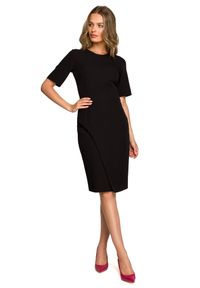Stylove - Elegancka sukienka ołówkowa z dołem na zakładkę klasyczna czarna. Okazja: do pracy, na spotkanie biznesowe. Kolor: czarny. Typ sukienki: ołówkowe. Styl: klasyczny, elegancki