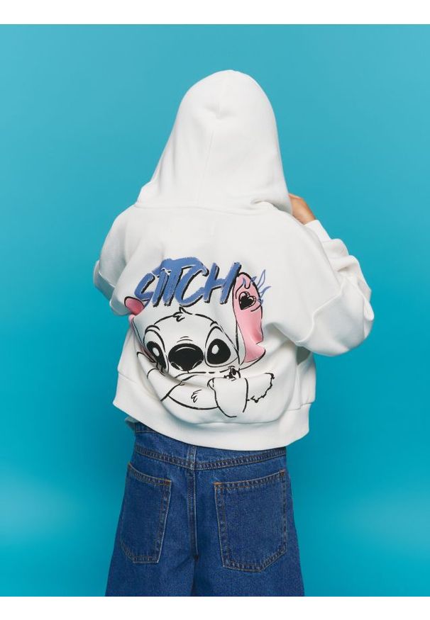 Reserved - Bluza Lilo i Stitch - beżowy. Kolor: beżowy. Materiał: bawełna, dzianina. Długość: krótkie