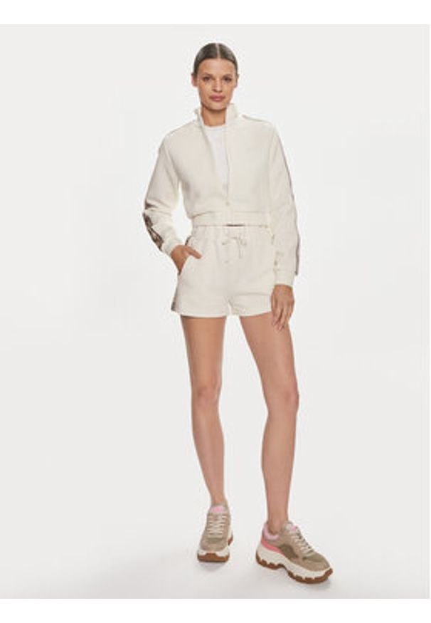 Guess Szorty sportowe Britney V3GD13 KB3P2 Écru Loose Fit. Kolor: kremowy. Materiał: bawełna