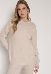 Born2be - Beżowy Casualowy Sweter z Wełną i Bawełną Nedalla. Okazja: na co dzień. Kolor: beżowy. Materiał: wełna, bawełna. Długość rękawa: długi rękaw. Długość: długie. Styl: casual #5
