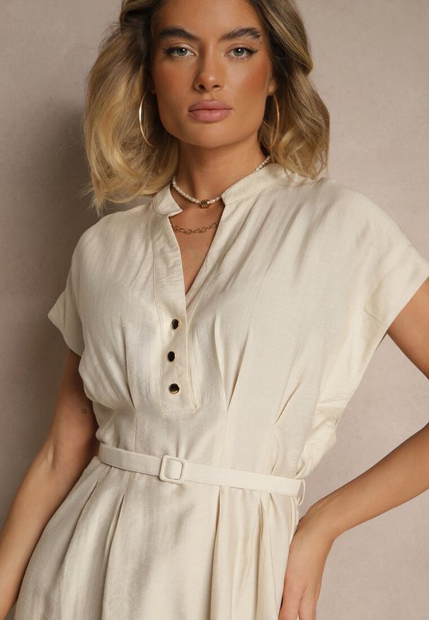 Renee - Beżowa Rozkloszowana Sukienka z Wiskozy z Paskiem Zapinana na Napy Seporine. Okazja: na co dzień. Typ kołnierza: dekolt w serek. Kolor: beżowy. Materiał: wiskoza. Styl: casual, elegancki, klasyczny