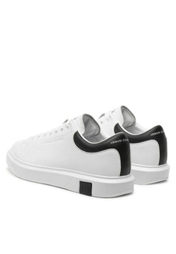 Armani Exchange Sneakersy XUX123 XV534 K488 Biały. Kolor: biały. Materiał: skóra