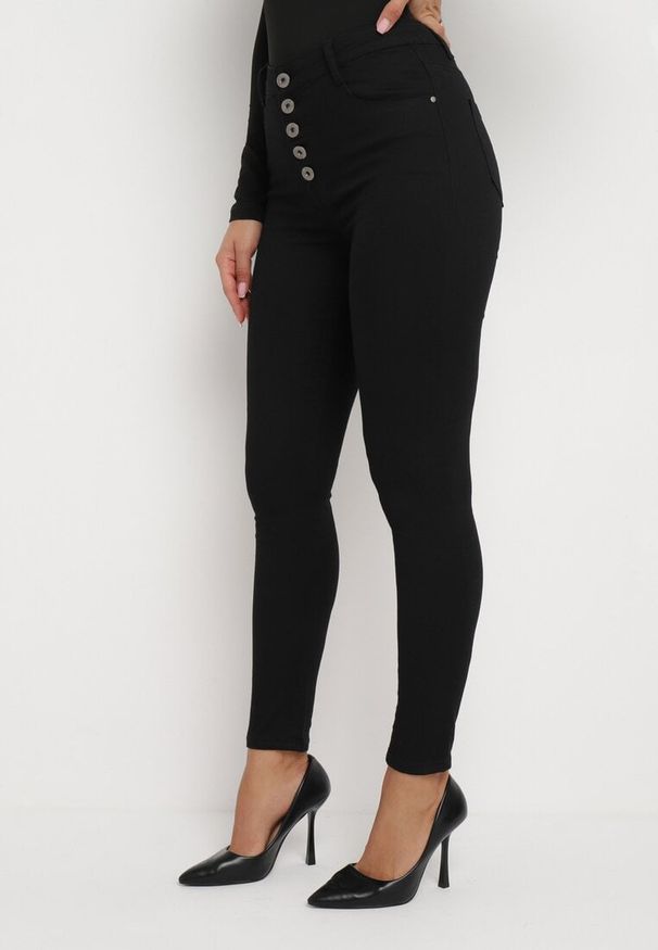 Born2be - Czarne Spodnie Skinny Kyllienne. Stan: podwyższony. Kolor: czarny. Długość: długie. Sezon: wiosna
