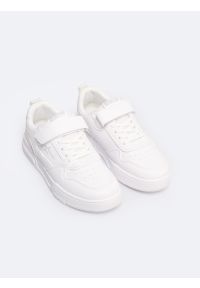 Big-Star - Sneakersy damskie białe RR374049 101. Okazja: na co dzień. Kolor: biały. Materiał: materiał. Sport: turystyka piesza #2