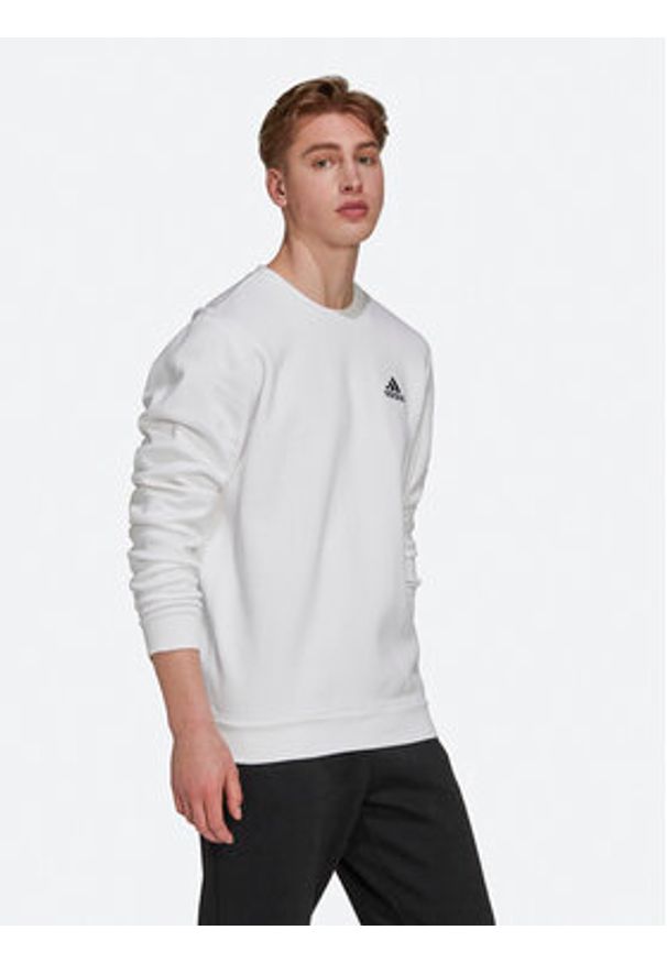 Adidas - adidas Bluza Essentials H12220 Biały Regular Fit. Kolor: biały. Materiał: bawełna