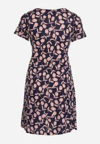 Born2be - Granatowa Sukienka w Kwiaty o Rozkloszowanym Kroju z Wiązanym Paskiem Folatra. Okazja: na co dzień. Kolor: niebieski. Wzór: kwiaty. Styl: elegancki, casual #3