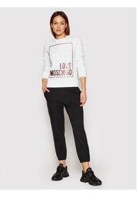Love Moschino - LOVE MOSCHINO Bluza W630220E 2180 Biały Regular Fit. Kolor: biały. Materiał: bawełna