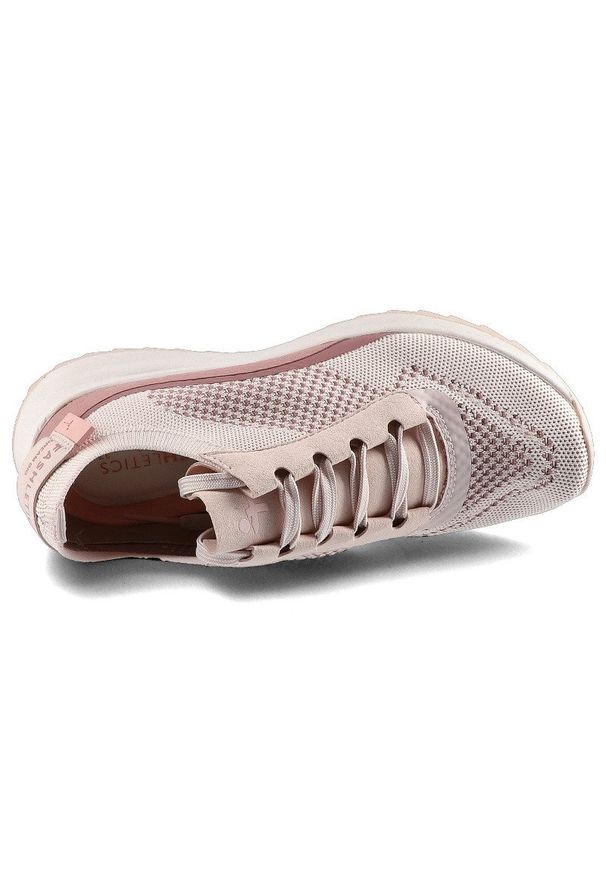 Różowe Sneakersy Tamaris Damskie Stylowe Obuwie. Okazja: na spacer, na co dzień. Kolor: różowy. Materiał: materiał. Szerokość cholewki: normalna. Wzór: aplikacja, napisy. Sport: turystyka piesza