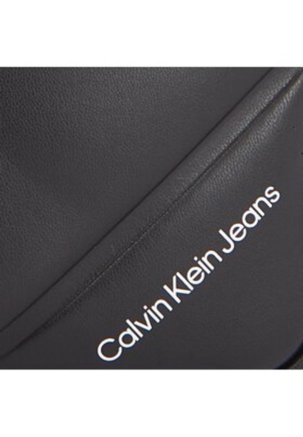 Calvin Klein Jeans Torebka Quilted Camerabag18 K60K611821 Czarny. Kolor: czarny. Materiał: skórzane