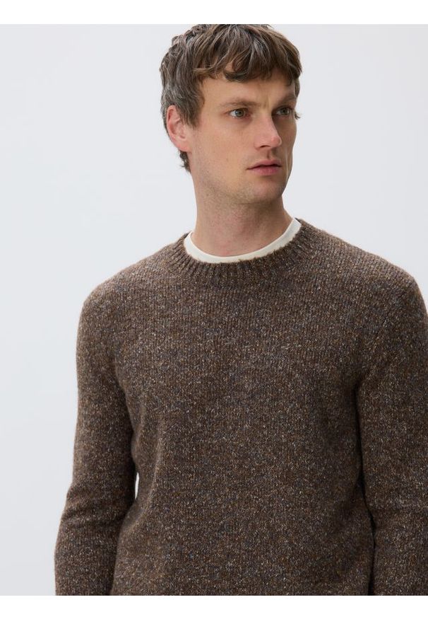 Reserved - Sweter z domieszką wełny - brązowy. Kolor: brązowy. Materiał: wełna