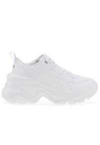 Buty Puma Cilia Wedge 39391502 - białe. Okazja: na co dzień. Wysokość cholewki: przed kostkę. Zapięcie: pasek. Kolor: biały. Materiał: materiał, skóra, syntetyk, guma. Szerokość cholewki: normalna. Wzór: paski