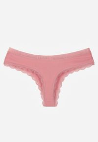 Renee - Ciemnoróżowe Majtki Stringi Ozdobione Koronką z Bawełną Meniliphis. Kolor: różowy. Materiał: koronka, bawełna. Wzór: koronka, aplikacja #2