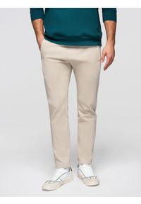 Ombre Clothing - Męskie bawełniane spodnie dresowe BASIC z nogawką bez ściągacza - jasnobeżowe V1 - Rozmiar: L. Okazja: na co dzień. Kolor: szary. Materiał: dresówka, bawełna. Wzór: gładki, aplikacja. Styl: casual, klasyczny, sportowy