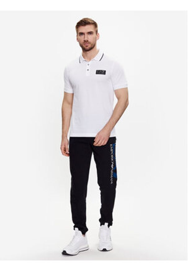 EA7 Emporio Armani Polo 3RPF24 PJ5SZ 1100 Biały Regular Fit. Typ kołnierza: polo. Kolor: biały. Materiał: bawełna