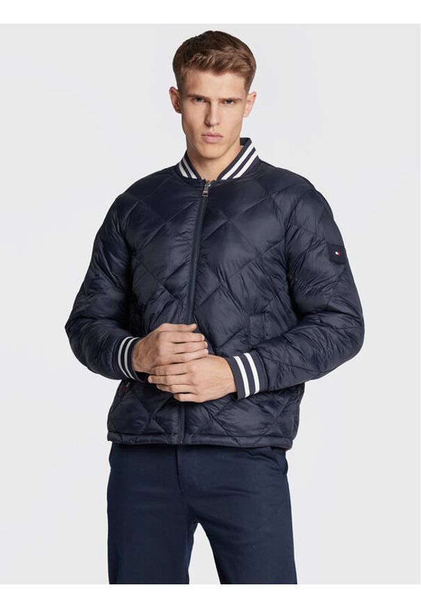 TOMMY HILFIGER - Tommy Hilfiger Kurtka bomber Reversible Varsity MW0MW27587 Granatowy Regular Fit. Kolor: niebieski. Materiał: syntetyk