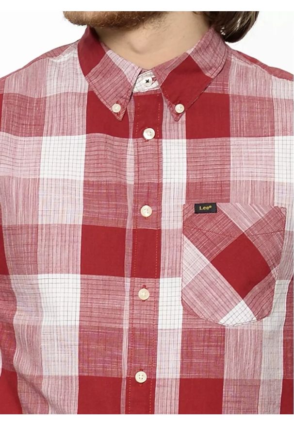 Lee - LEE BUTTON DOWN MĘSKA KOSZULA MATERIAŁOWA KRATA BIKING RED L880VATD. Typ kołnierza: button down. Materiał: materiał
