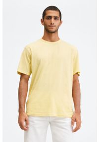 Mango Man t-shirt bawełniany Swim kolor żółty gładki. Okazja: na co dzień. Kolor: żółty. Materiał: bawełna. Wzór: gładki. Styl: casual