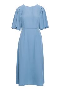 Stylove - Elegancka sukienka koktajlowa z bufiastymi rękawami błękitna. Okazja: na ślub cywilny, na imprezę, na wesele. Kolor: niebieski. Materiał: materiał, elastan. Długość rękawa: krótki rękaw. Sezon: lato. Typ sukienki: rozkloszowane. Styl: wizytowy, elegancki. Długość: midi #4