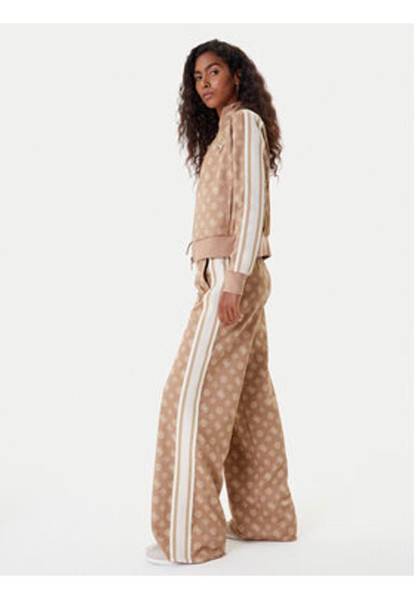Guess Spodnie dresowe V5YB10 K0282 Brązowy Relaxed Fit. Kolor: brązowy. Materiał: syntetyk