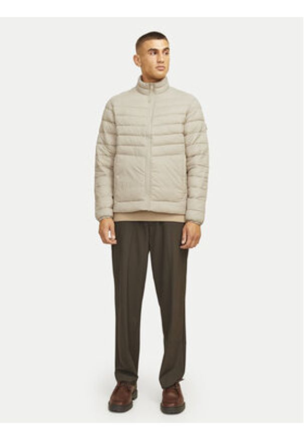 Jack & Jones - Jack&Jones Kurtka zimowa Sprint 12258444 Beżowy Regular Fit. Kolor: beżowy. Materiał: syntetyk. Sezon: zima